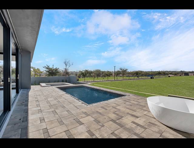 5 BEDROOM HOUSE FOR SALE IN HELDERFONTEIN ESTATE